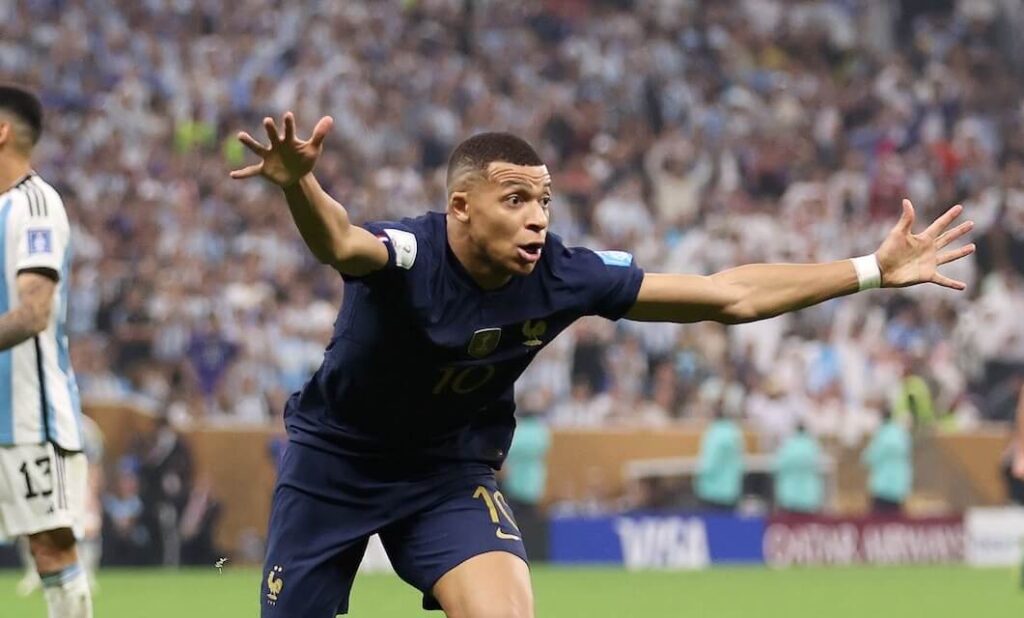 Emiliano Martínez Mbappé vai ganhar muitas Bolas de Ouro