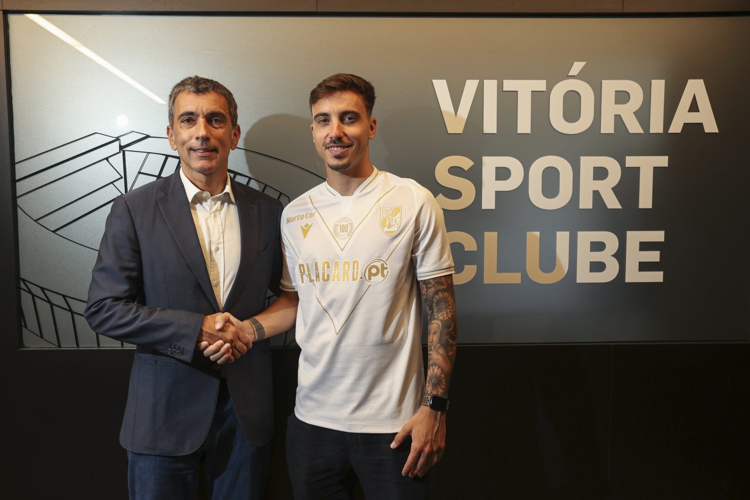 Vit Ria Sc Oficializa Contrata O De Jo O Mendes