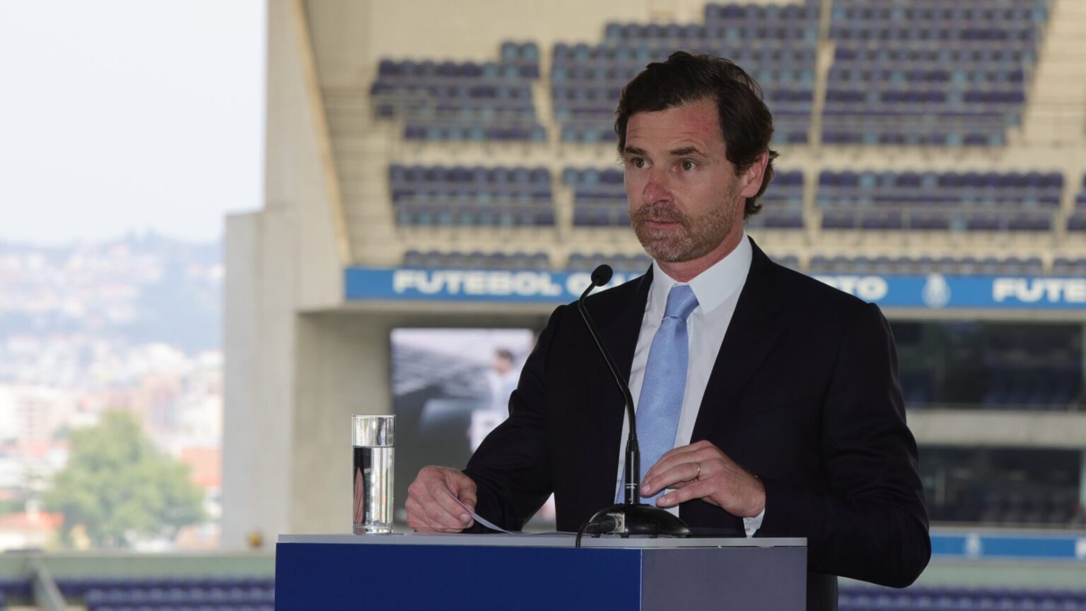 André Villas Boas fala sobre transparência Ser discreto enquanto se