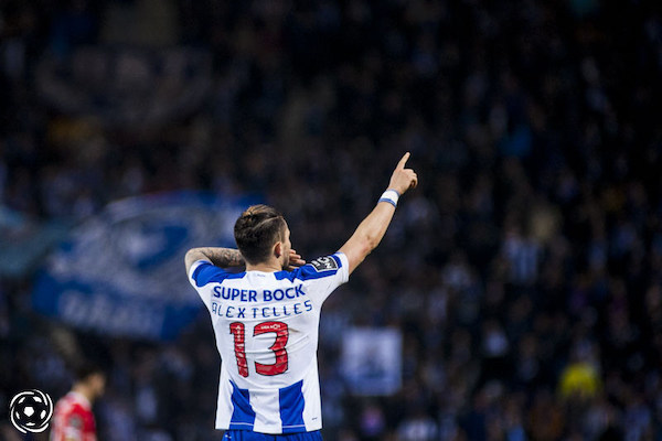 Caro Alex, Eu sou daqueles poucos adeptos do FC Porto que pode elogiar-te, sem se pensar que estou a ser tendencioso ou que sempre disse o mesmo sobre ti. Título do site Título Categoria principal Separador