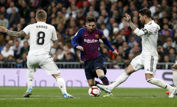 O Real Madrid CF recebeu e venceu o grande rival FC Barcelona por 2-0, num “El Clássico” menos quente e espetacular do que o habitual.
