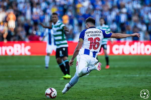 Decidi apresentar um artigo que ainda se pode tornar mais interessante pela relação que todos os sul-americanos têm com o FC Porto