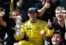 É assim que recordaremos o pódio de Tiago Monteiro e a verdade é que dá saudades de ver uma bandeira portuguesa num pódio de Fórmula 1