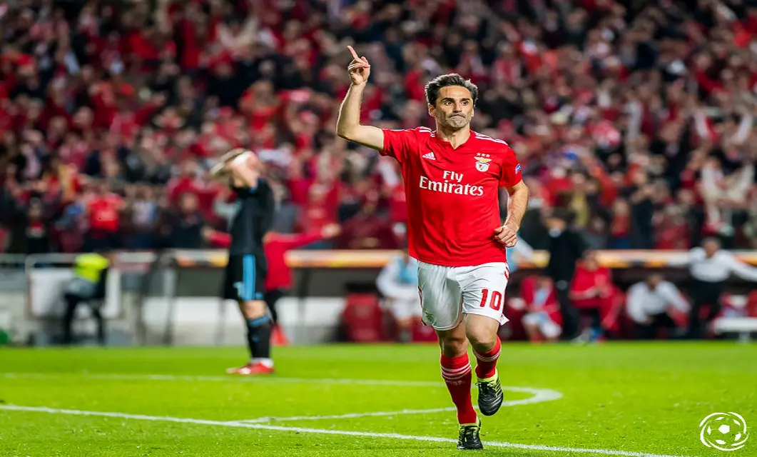 Benfica contrata defesa central norte-americano, eleito Melhor Jogador  Jovem do ano da USL Championship