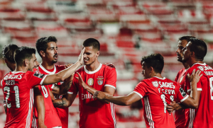 O SL Benfica derrotou o Boavista FC por 3-1, na estreia de Nélson Veríssimo como técnico principal do clube encarnado, após a saída de Bruno Lage.