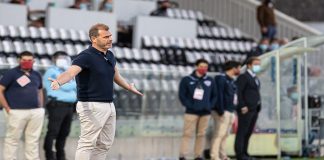 Sob o coro de latidos como som de fundo, João Henriques entrou na arena das entrevistas do Bola na Rede desde o seu Ribatejo