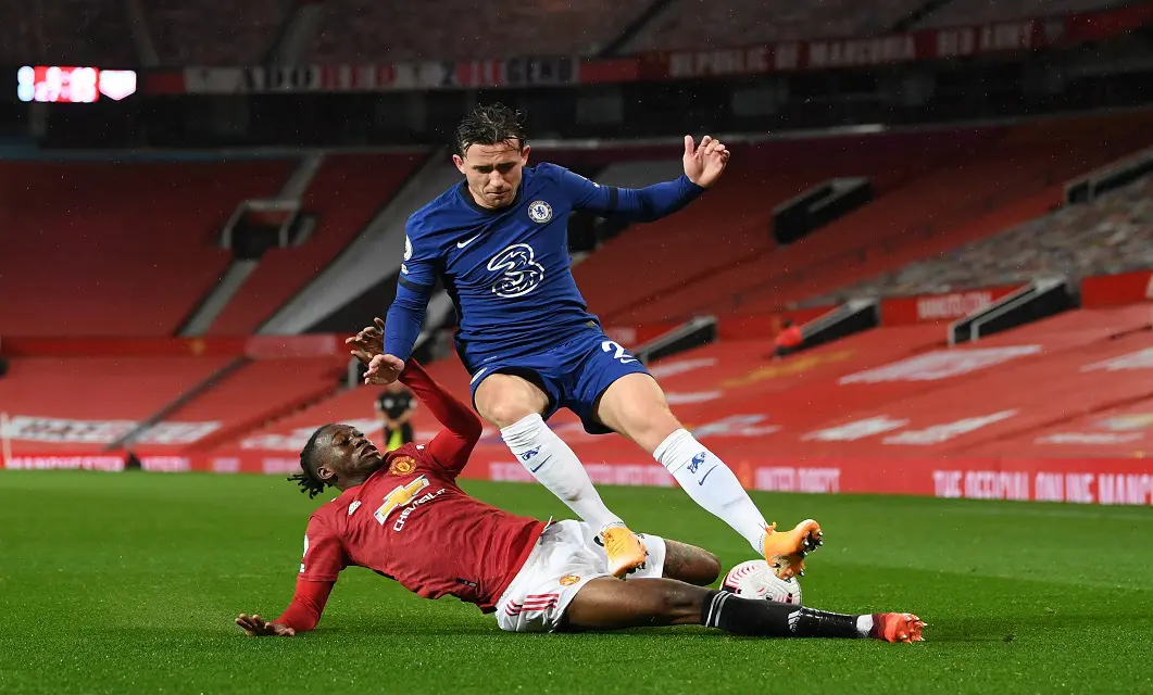 Jorginho marca, e Chelsea busca empate com o Manchester United no