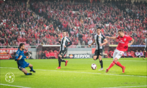 O SL Benfica defronta o CD Nacional esta terça feira.