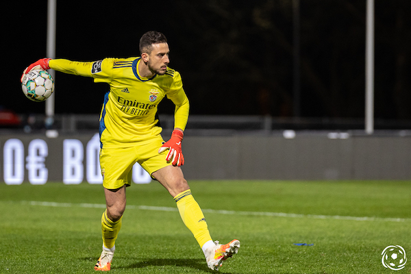 Helton Leite tem mantido a baliza do SL Benfica a zeros.