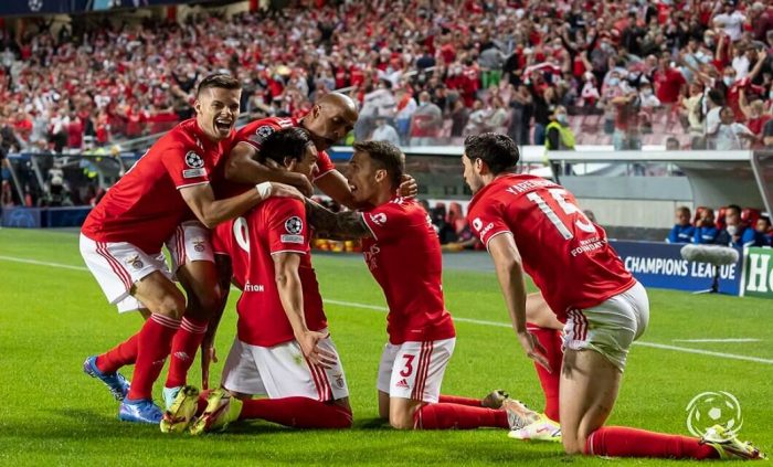 5 golos do SL Benfica dignos de Puskás. Titular indiscutível quer sair da Luz