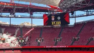 Dérbi entre Benfica e Sporting bate recorde de assistência em jogos  femininos oficiais em Portugal - Futebol Feminino - Jornal Record