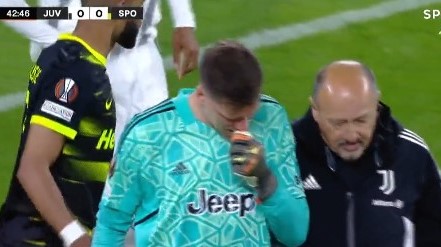 Szczesny sente-se mal contra Sporting