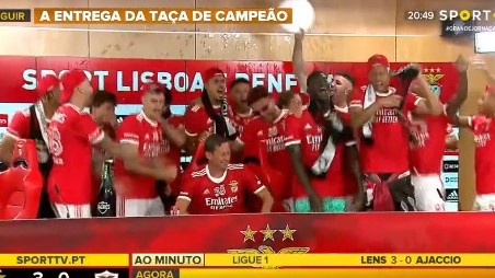 Roger Schmidt e jogadores do Benfica