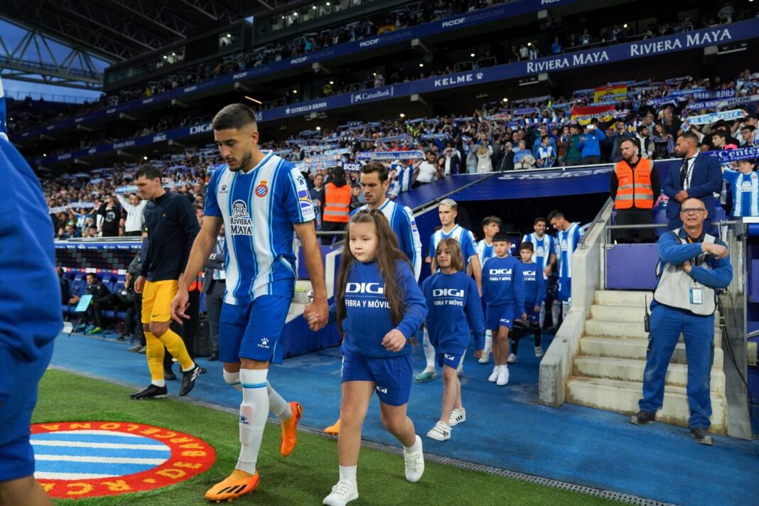 Espanyol a entrar em campo Melamed