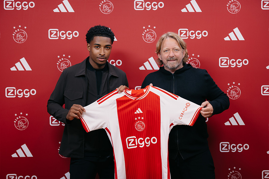 Silvano Vos renova contrato com o Ajax até 2028