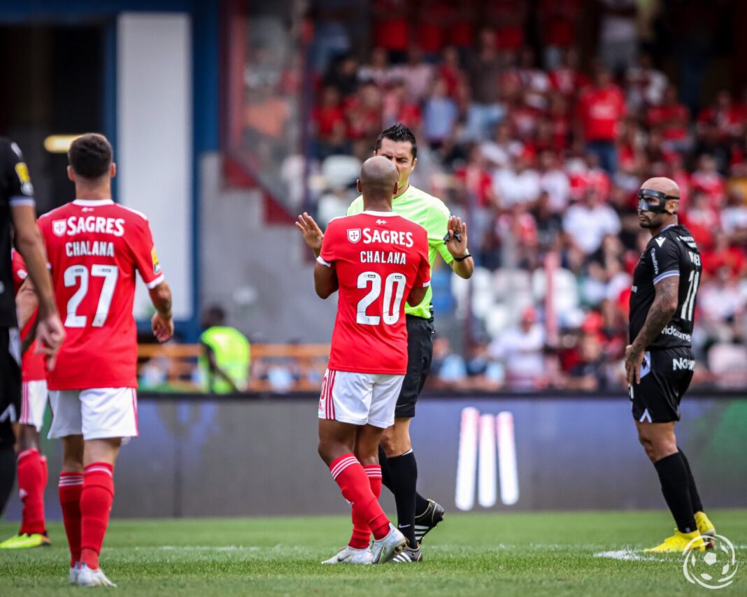 Tiago Martins a conversar com João Mário