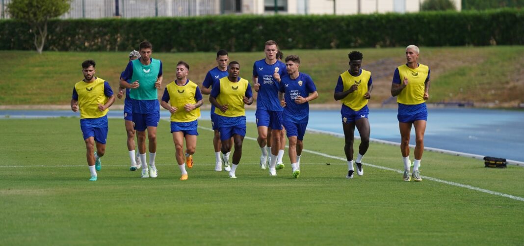 Jogadores do Almería a treinar