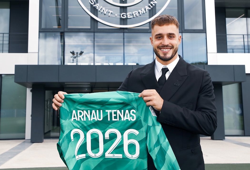 Arnau Tenas assina pelo PSG