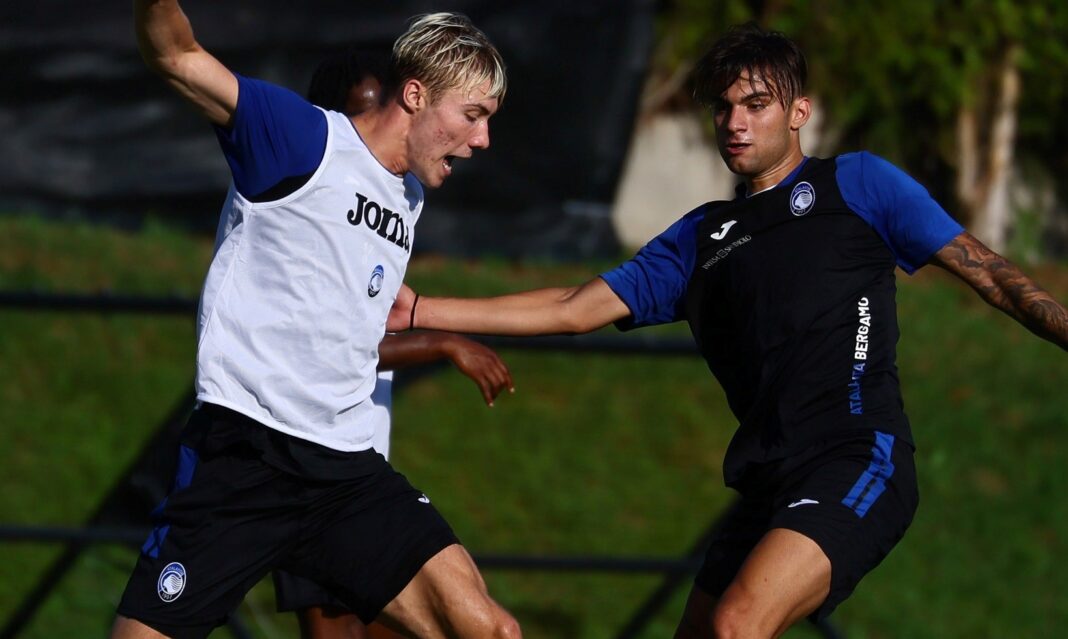 Hojlund a treinar na Atalanta