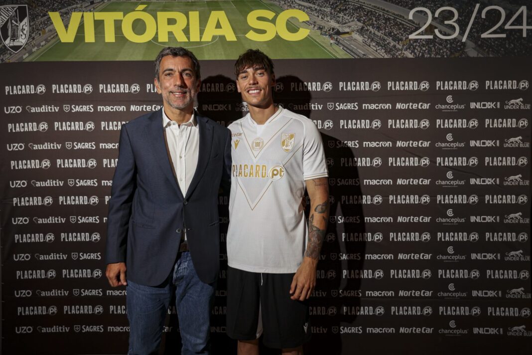 Ricardo Mangas é reforço do Vitória SC