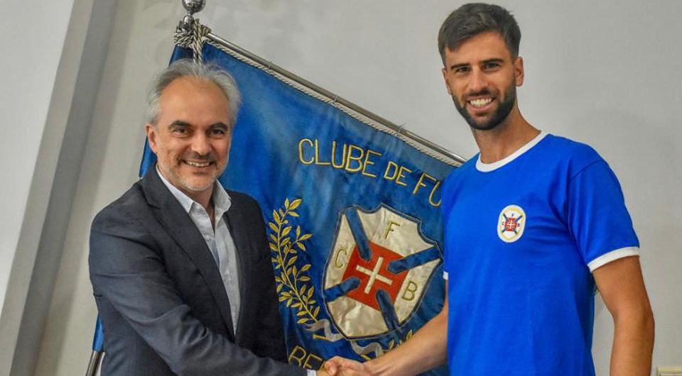 Rui Correia assina pelo Belenenses