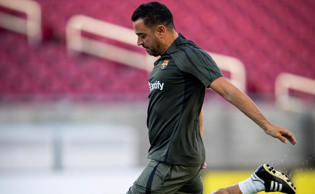 Xavi a treinar no Barcelona