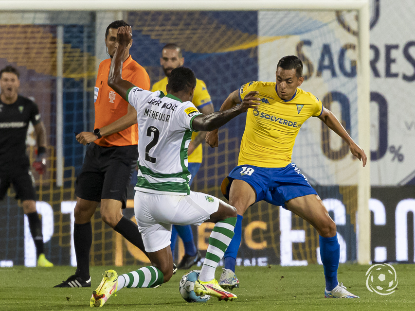 Leonardo Ruiz joga agora ao serviço do Rio Ave FC