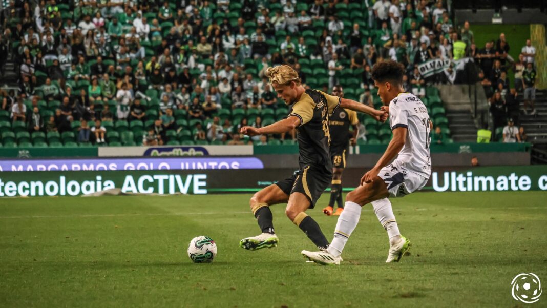 Morten Hjulmand no jogo entre o Sporting e o Famalicão.