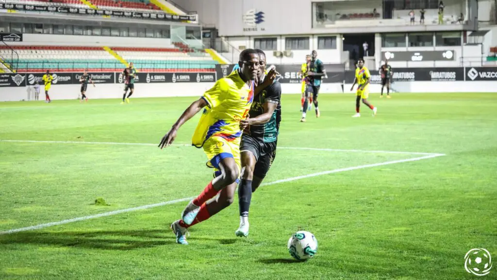 Alex Soares assina pelo Petro de Luanda de Alexandre Santos