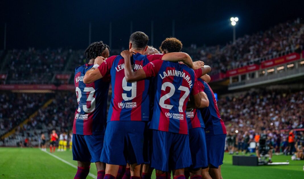 Jogadores do Barcelona celebram golo da vitória
