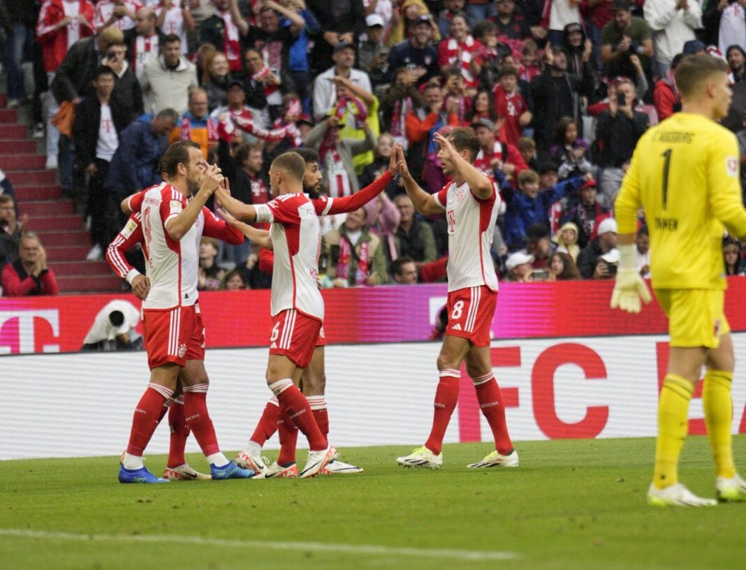 Jogadores do Bayern a celebrar um golo