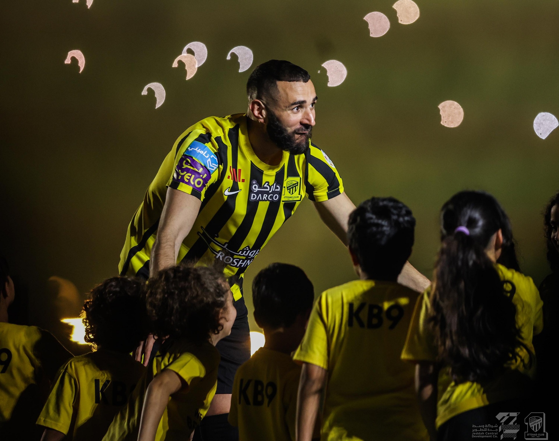 Estátua faz time de Benzema se recusar a jogar pela Champions da