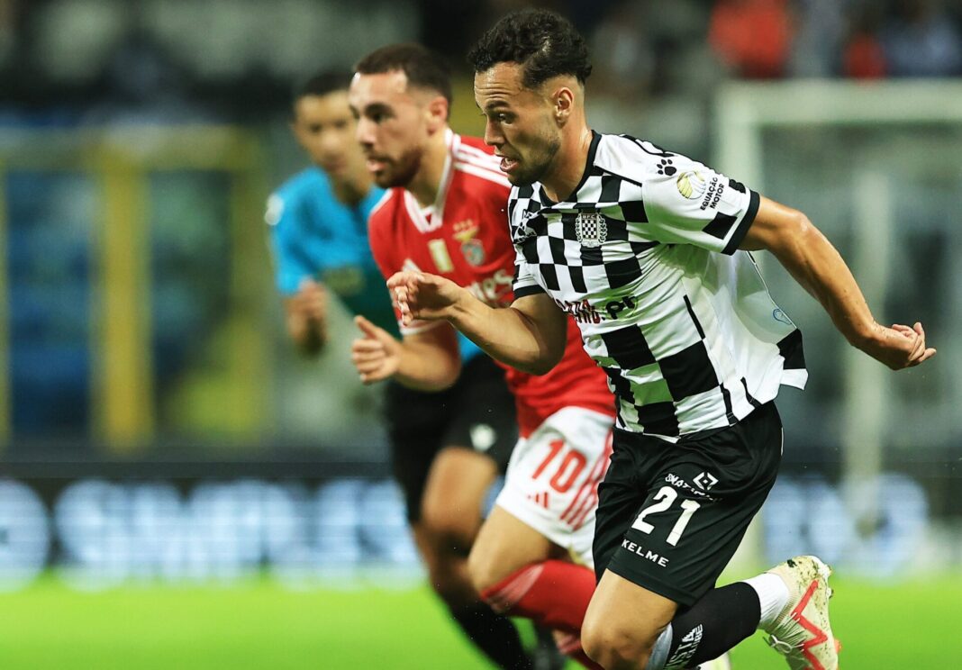 Boavista e Benfica em jogo no Bessa