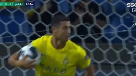 Cristiano Ronaldo faz golo para o Al Nassr