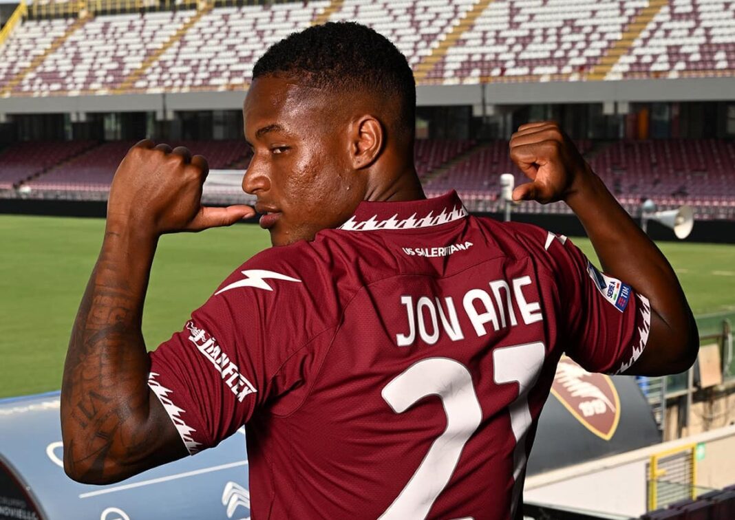 Jovane Cabral assina com a Salernitana