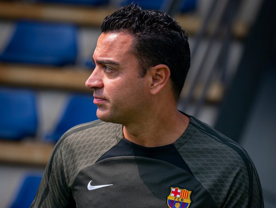 Xavi Hernández a treinar o Barcelona