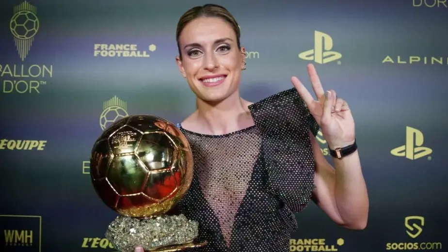 Alexia Putellas leva Bola de Ouro de melhor jogadora do mundo