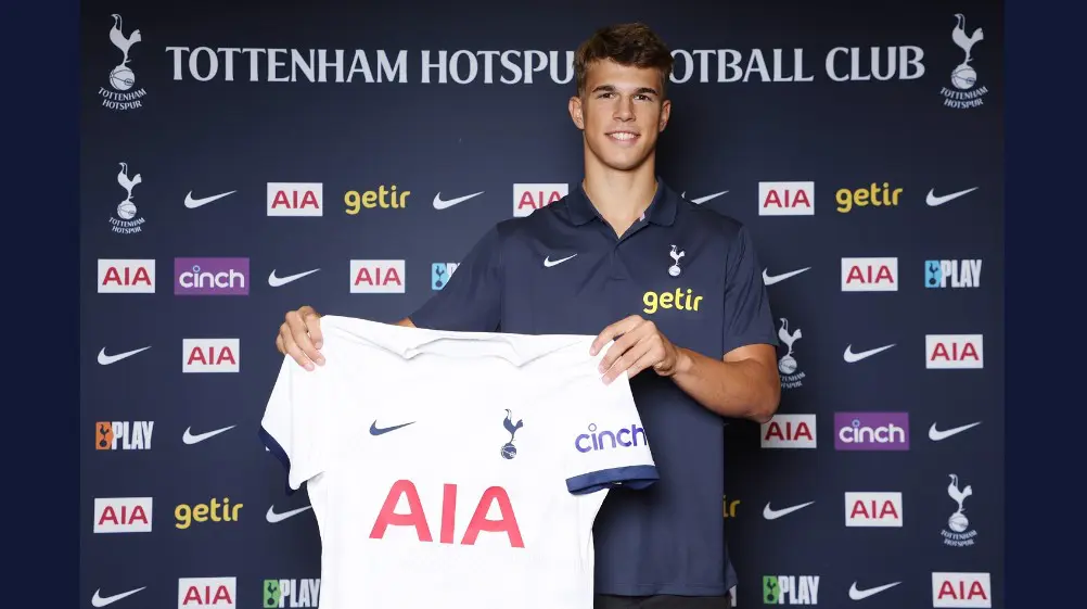 Tottenham oficializa contratação de Luka Vuskovic