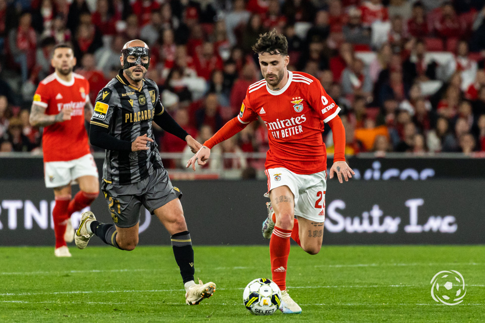 Rafa Silva e André André no jogo entre Benfica e Vitória SC