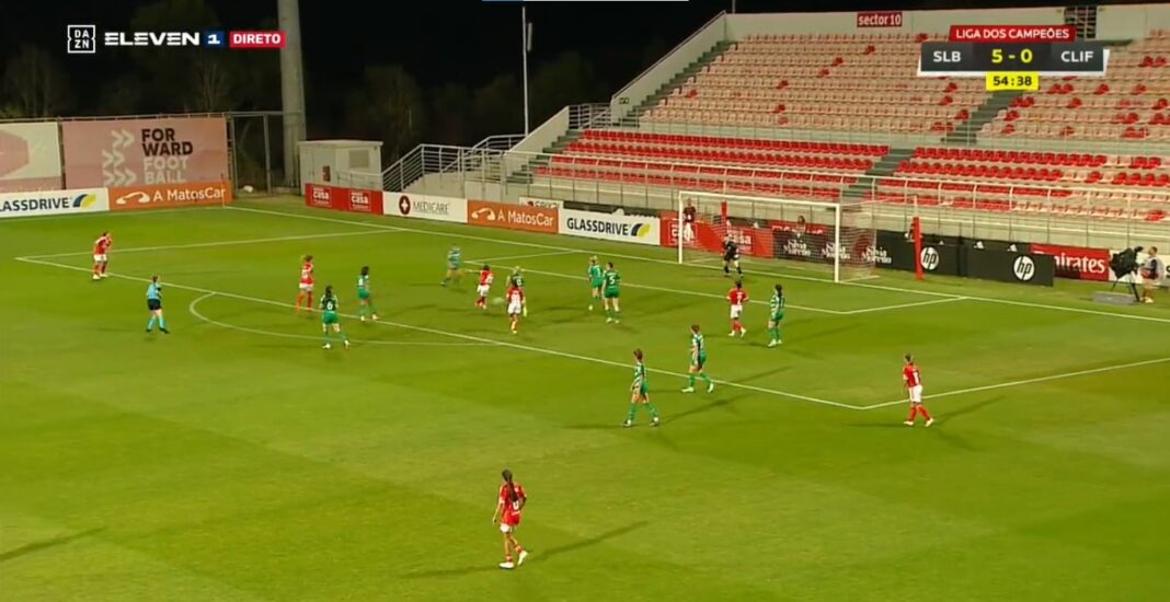 Golo de Lara Martins pelo Benfica