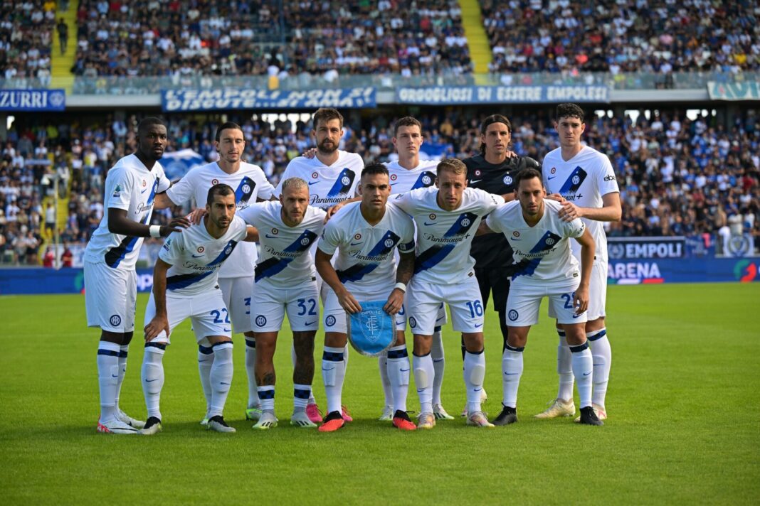 Jogadores Inter de Milão em começo de jogo