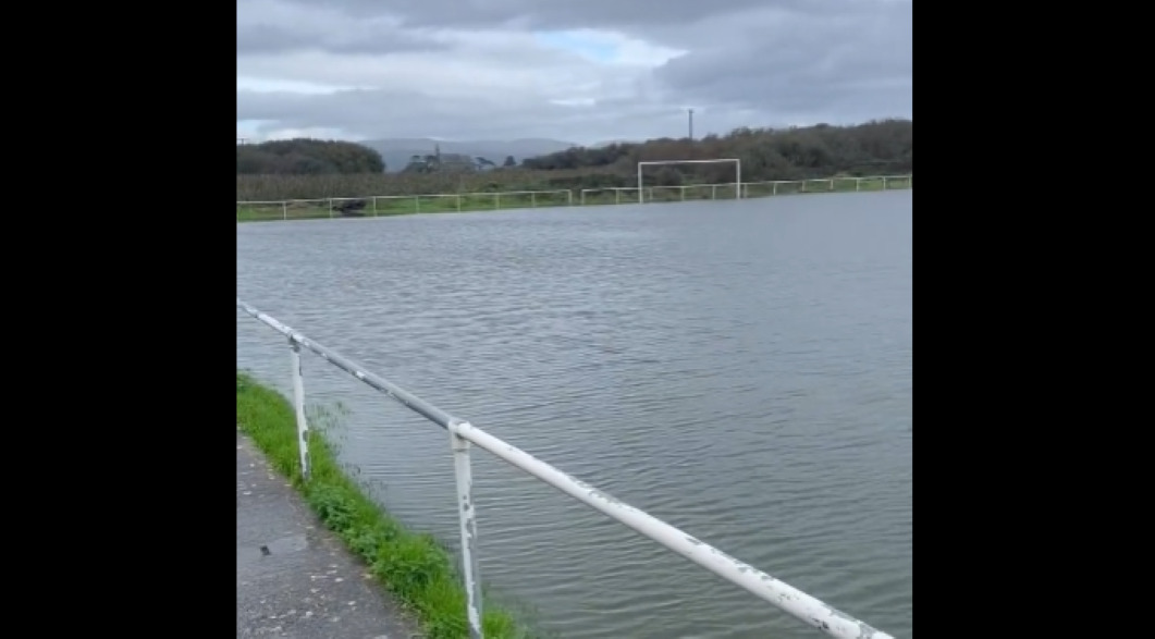 Campo Inglaterra inundado