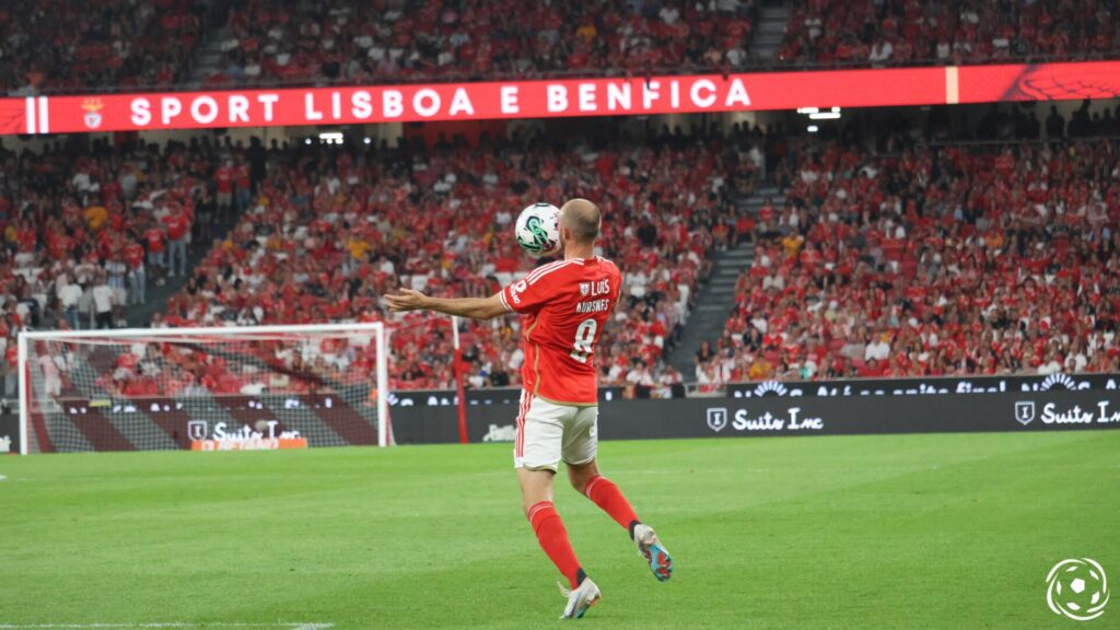 Fredrik Aursnes a jogar pelo Benfica num jogo da Liga Portuguesa