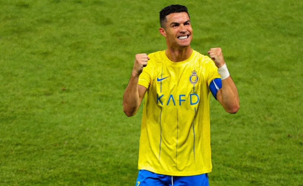 Cristiano Ronaldo a celebrar golo Arábia Saudita Drible de Letra