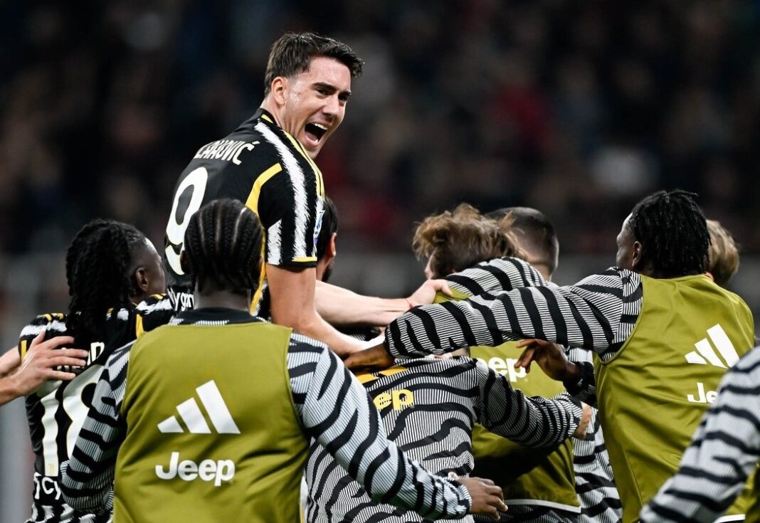 Jogadores da Juventus a celebrar o golo