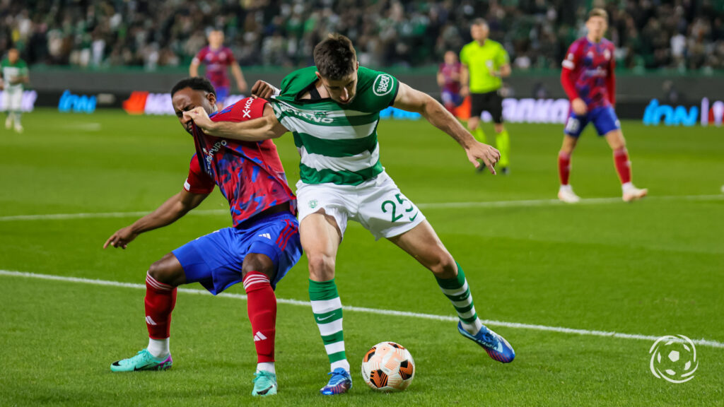 Gonçalo Inácio a jogar pelo Sporting contra o Raków