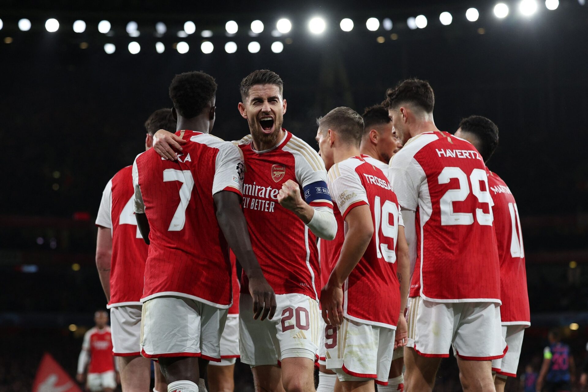 Arsenal vence e reforça liderança da Liga inglesa de futebol