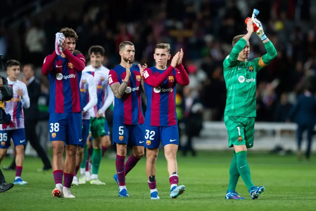 Jogos a não perder na TV: FC Porto visita o Barça na Champions e