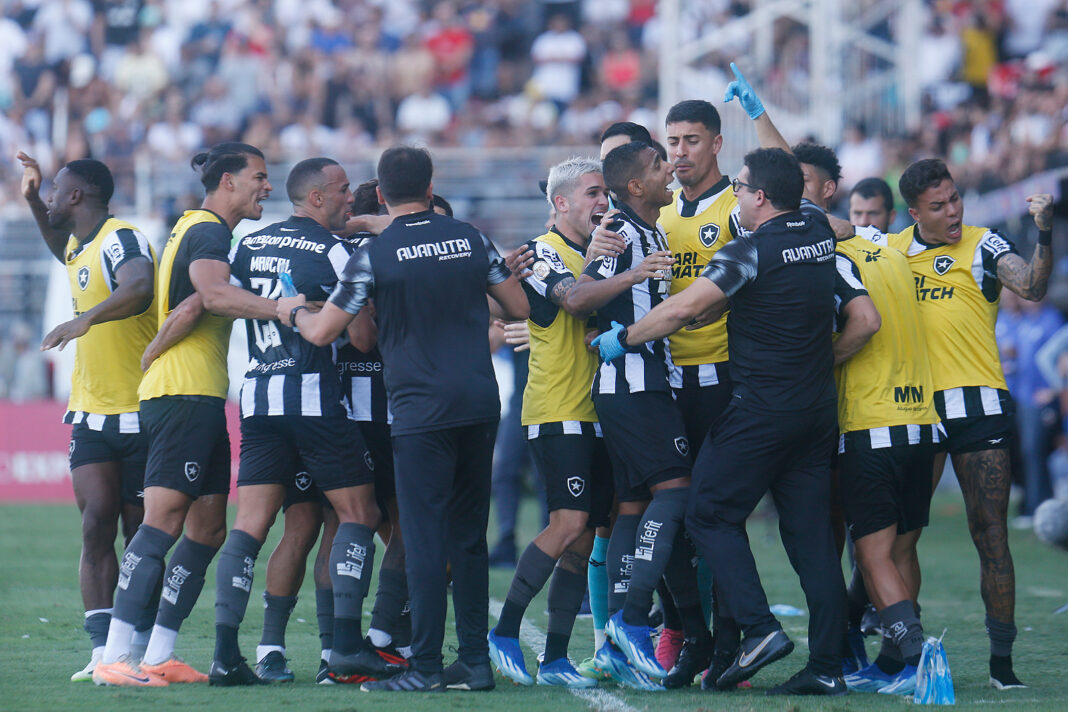 Botafogo equipa a celebrar