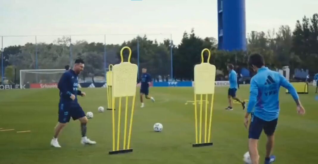 Lionel Messi treina com Pablo Aimar ao serviço da Argentina